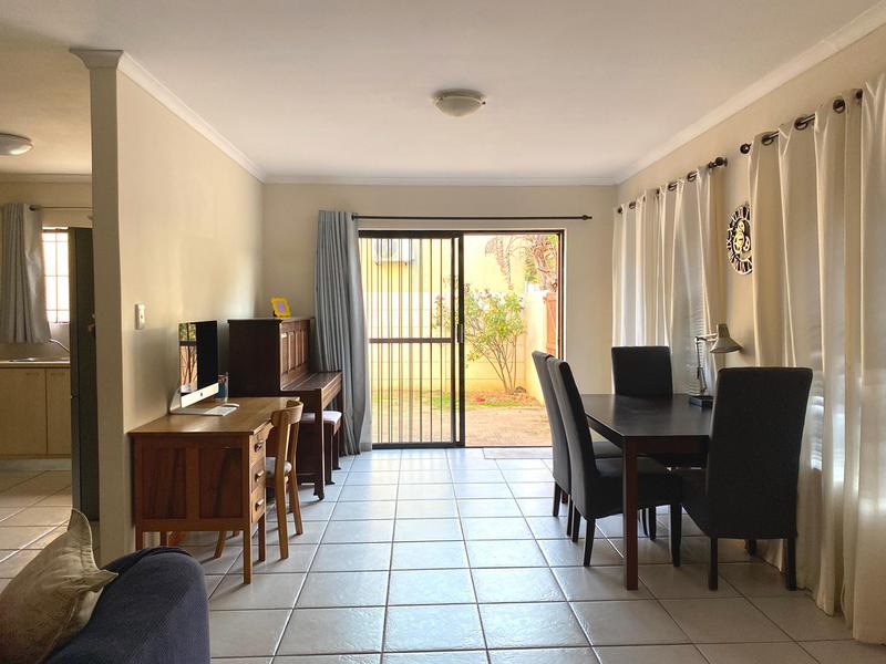 2 Bedroom Property for Sale in Uitzicht Western Cape